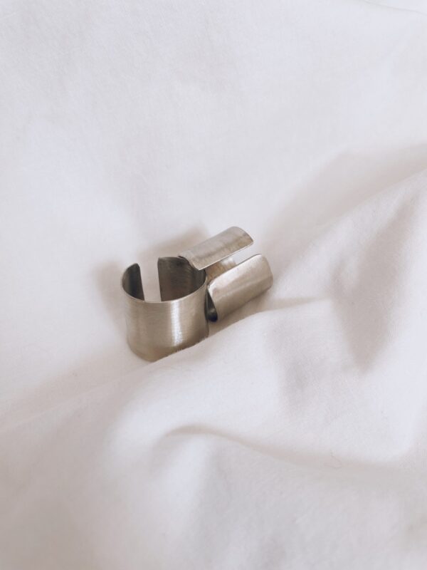Anillo Cinta plateado
