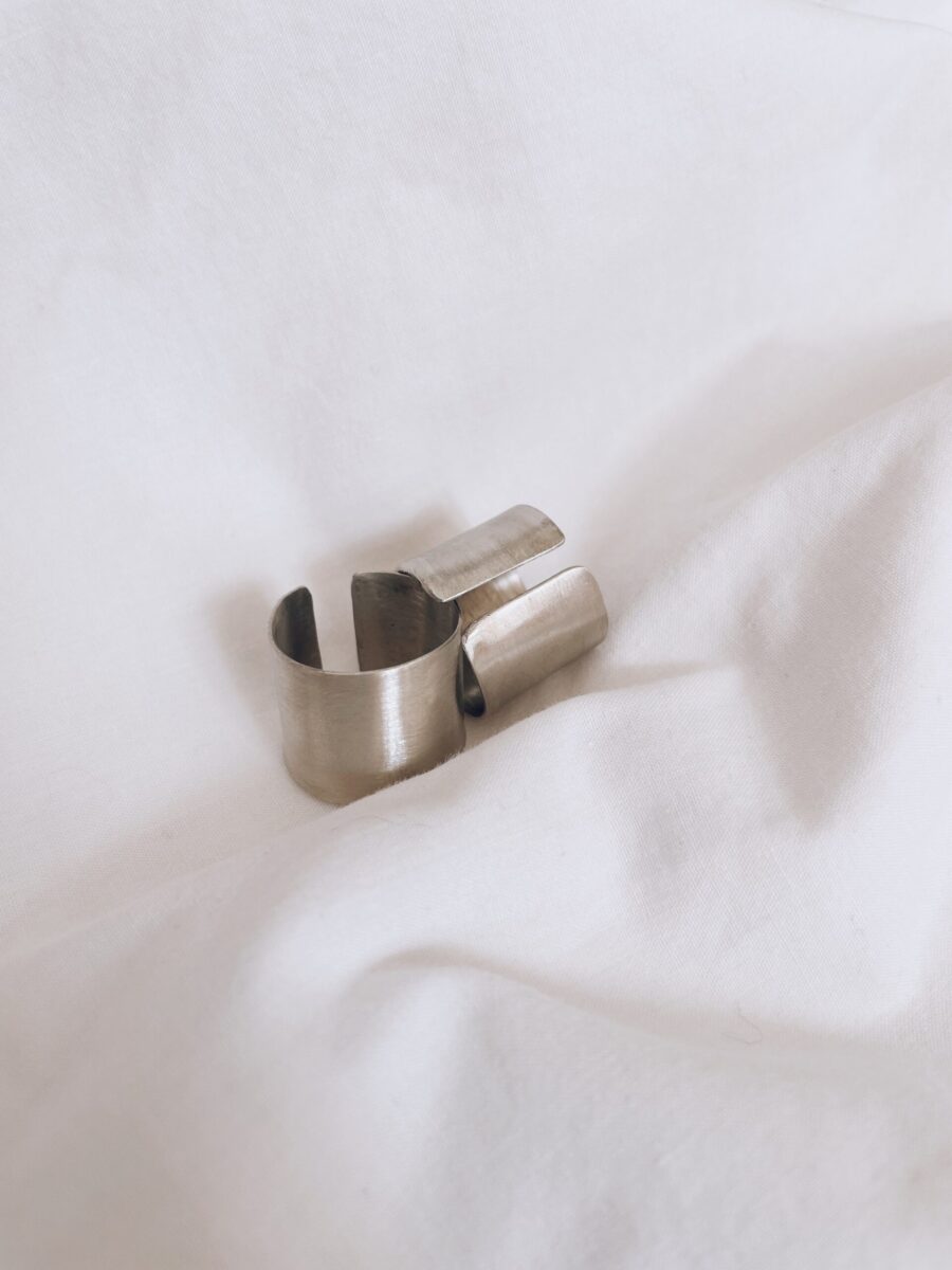 Anillo Cinta plateado