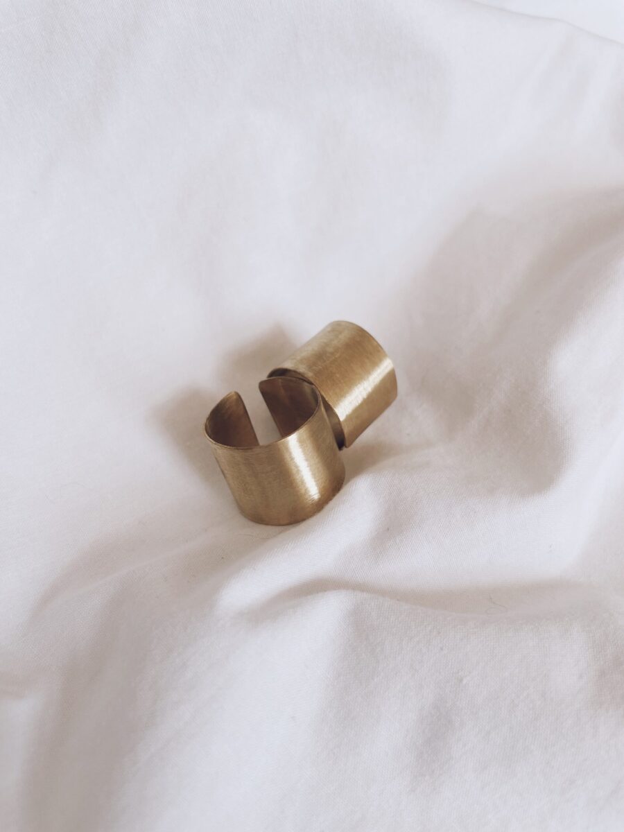 Anillo Cinta dorado