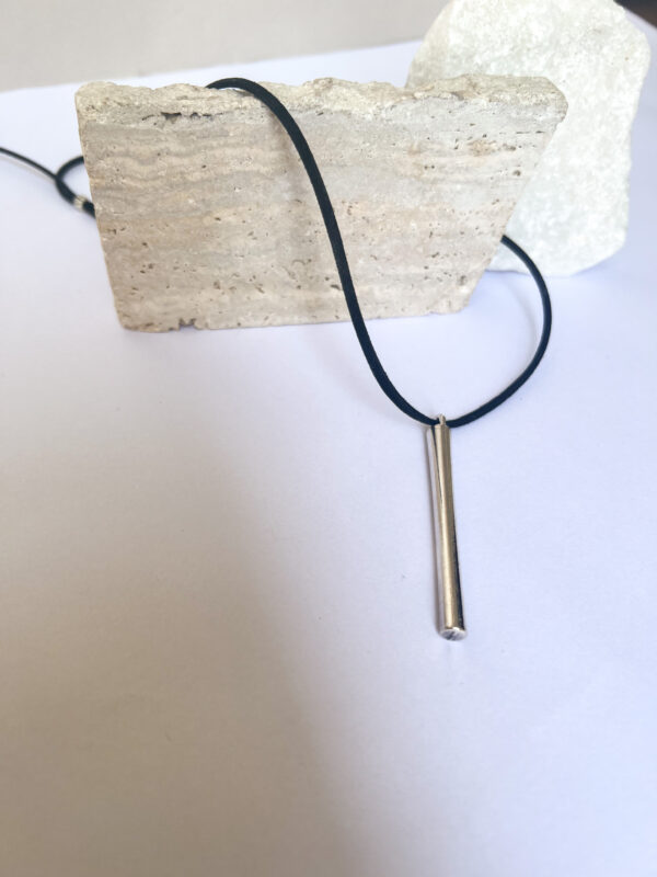 Collar Esfena negro 55cm