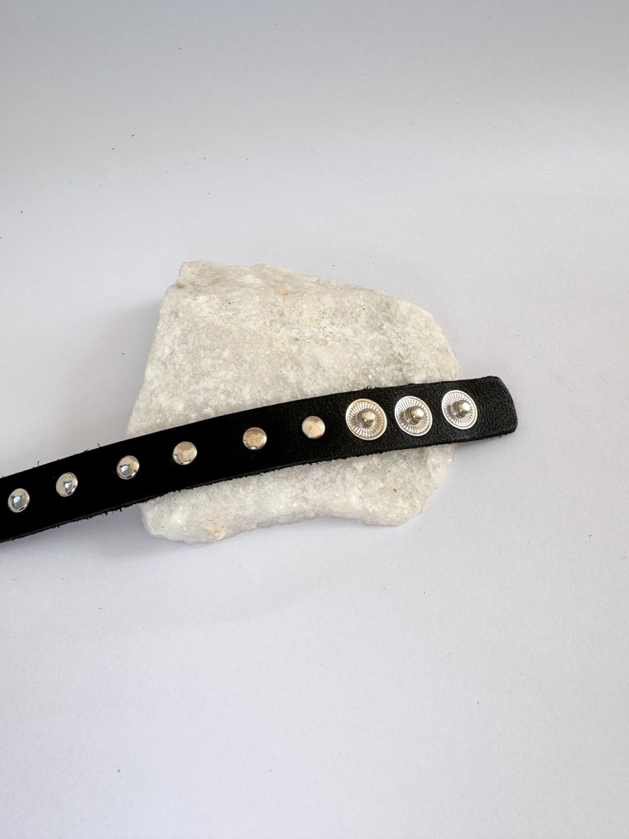 Pulsera Austin negra con tachas - Imagen 3